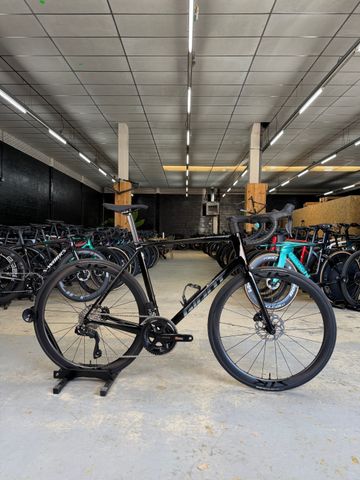 Used Giant TCR Advanced Pro Di2 2025 2025 Road & Gravel