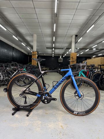 Brugt Canyon Ultimate CF SL 8 Aero 2023 2023 Road & Gravel