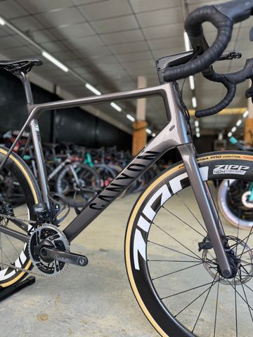 Canyon Ultimate AXS 2022 2022 Road & Gravel usato, Nero — immagine 4 di 24