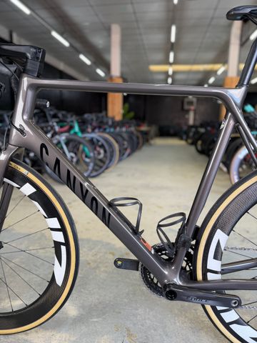 Canyon Ultimate AXS 2022 2022 Road & Gravel usato, Nero — immagine 23 di 24
