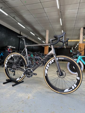 Canyon Ultimate AXS 2022 2022 Road & Gravel usato, Nero — immagine 2 di 24