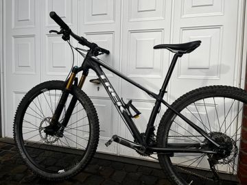 Used Trek Superfly Shimano XTR 2015 Mountainbike, Black — image 1 of 2