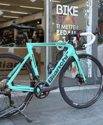 Used Bianchi Aria e-road Shimano Ultegra Di2 2019 Road & Gravel, Blue — image 2 of 3
