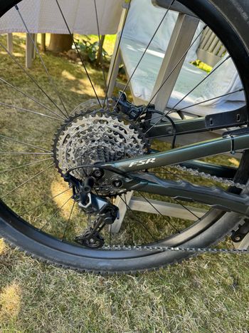 Used Specialized Turbo Levo Shimano SLX 2021 Mountainbike, Green — image 4 of 10