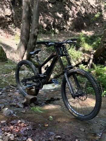 YT Industries Tues CORE 2 27 2023 2023 Mountainbike usato, Nero — immagine 3 di 4