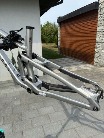Used Commencal META SX V5 ESSENTIAL 2024 Frameset 2024 Mountainbike, Light Gray, 29, 27.5 — image 5 of 8