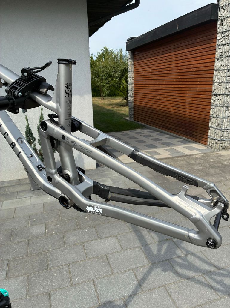 Used Commencal META SX V5 ESSENTIAL 2024 Frameset 2024 Mountainbike, Light Gray, 29, 27.5 — image 5 of 8