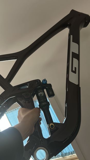 Used GT Sensor Carbon Pro 2021 Frameset 2021 Mountainbike, Red, 29 — image 5 of 6