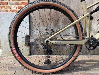 Używany BMC Fourstroke LT TWO 2024 2024 Mountainbike — zdjęcie 8 z 9