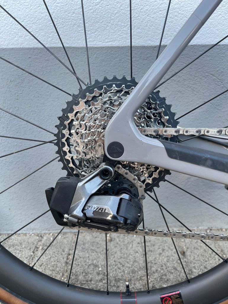 Brugt Canyon Grizl CF SL 7 eTap 2022 2022 Road & Gravel — billede 5 af 19
