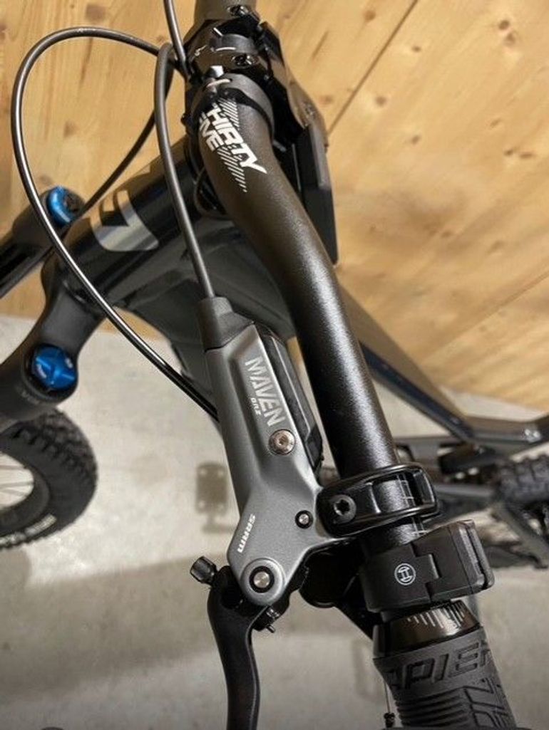 LAPIERRE Overvolt AM 9.8 AM 9.8 2025 Mountainbike usato, Grigio chiaro — immagine 4 di 7