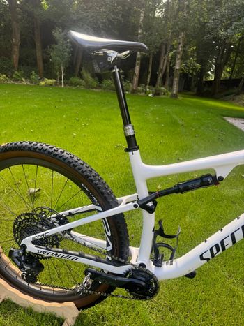 Used Specialized Epic Pro 2021 2021 Mountainbike, White, 29 — image 4 of 6
