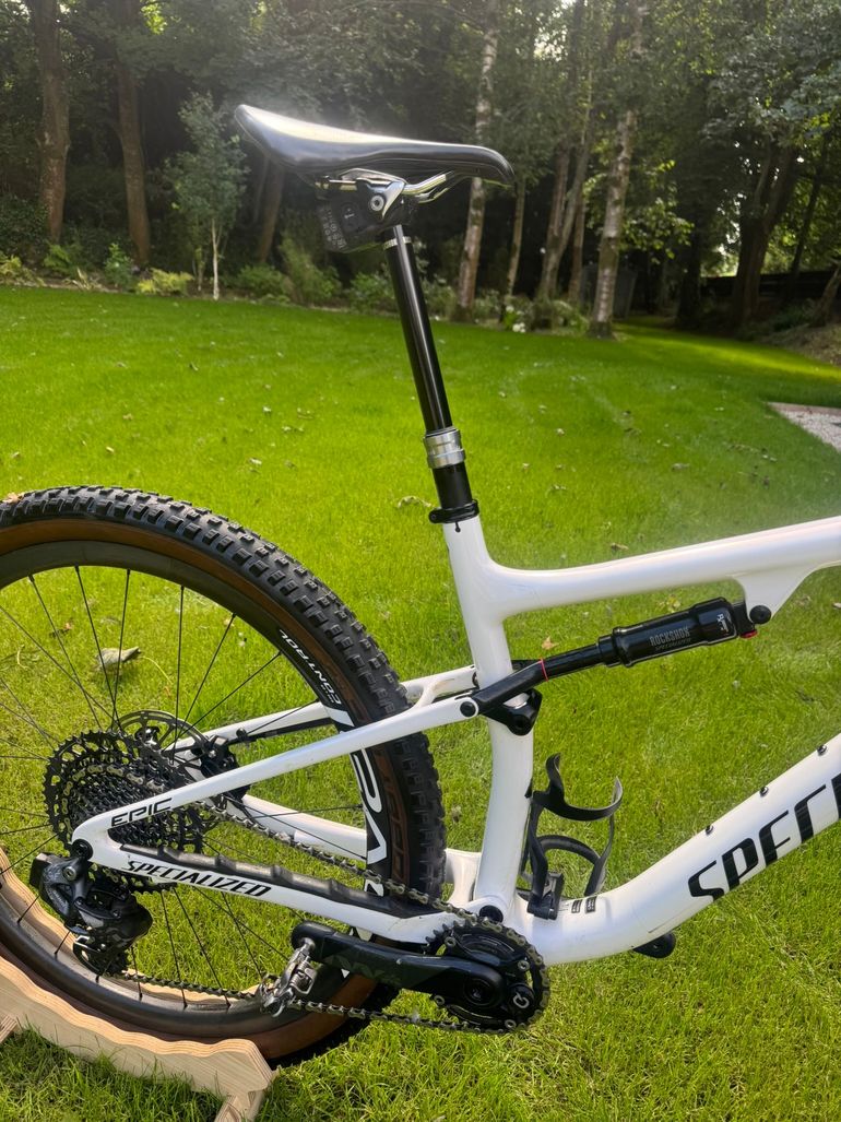 Used Specialized Epic Pro 2021 2021 Mountainbike, White, 29 — image 4 of 6