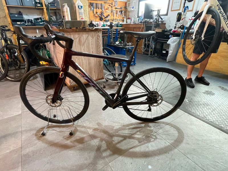 Scott Addict 30 2024 2024 Road & Gravel de segunda mano