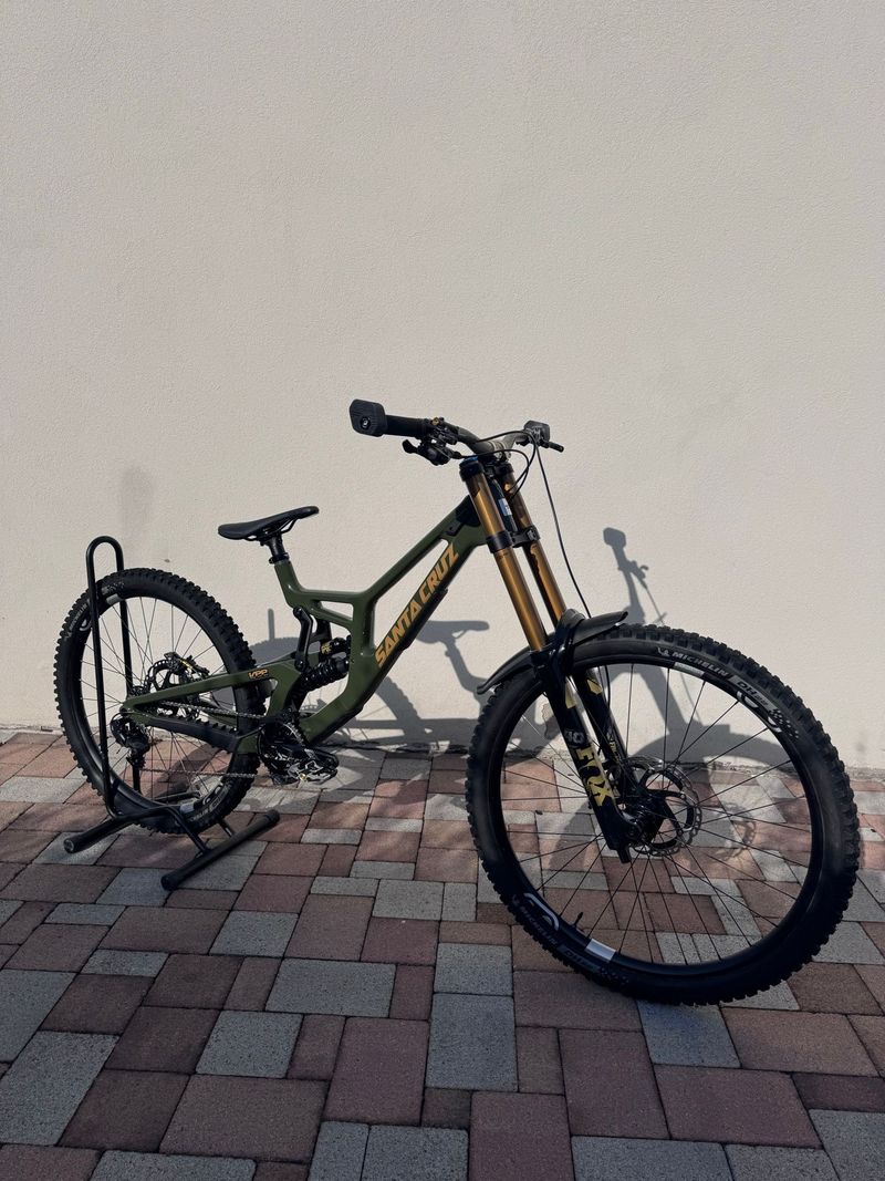Used Santa Cruz V10 SRAM GX 2026 2026 MTB