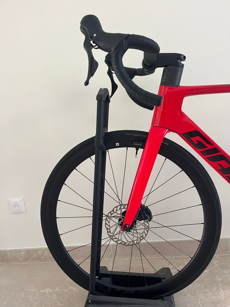 Używany Giant Defy Advanced 2 2024 2024 Road & Gravel — zdjęcie 4 z 7