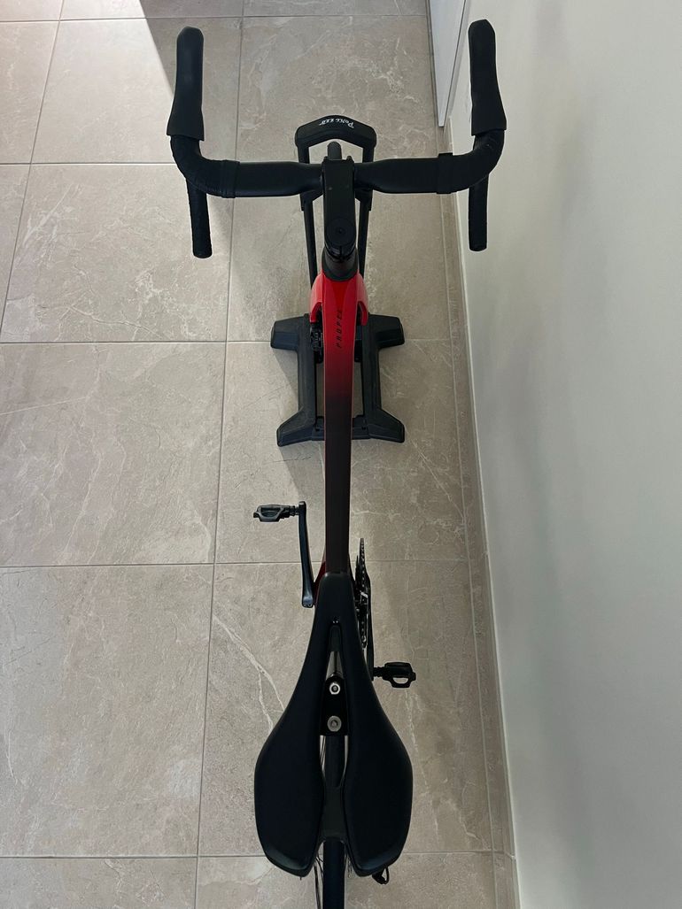 Używany Giant Defy Advanced 2 2024 2024 Road & Gravel — zdjęcie 2 z 7
