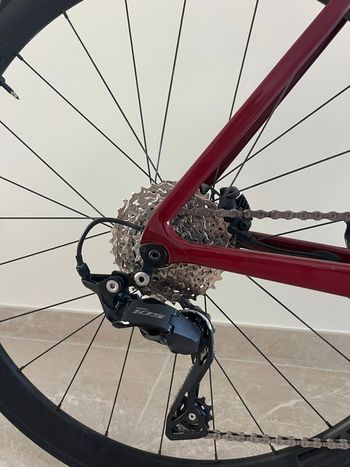 Używany Giant Defy Advanced 2 2024 2024 Road & Gravel — zdjęcie 6 z 7