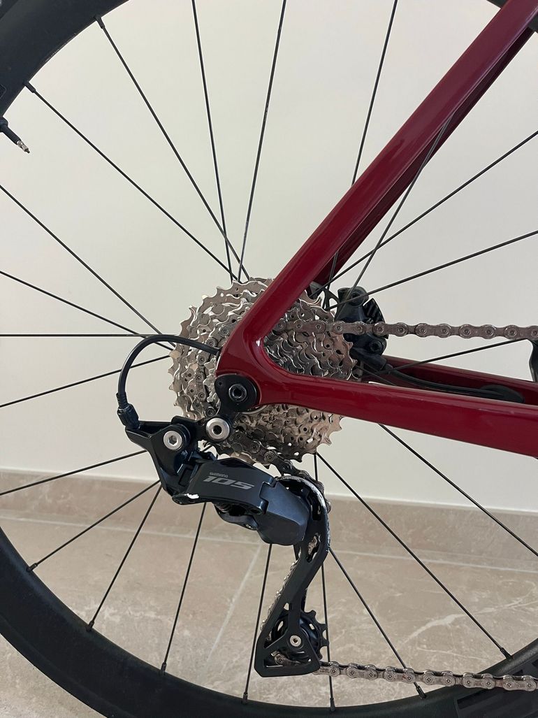 Używany Giant Defy Advanced 2 2024 2024 Road & Gravel — zdjęcie 6 z 7