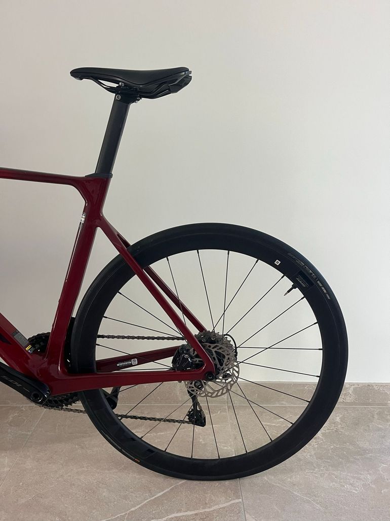 Używany Giant Defy Advanced 2 2024 2024 Road & Gravel — zdjęcie 5 z 7