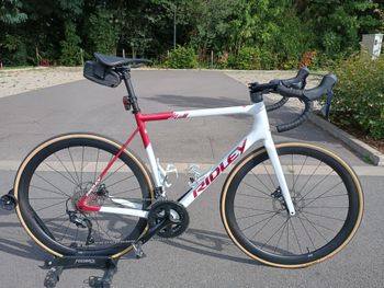 Używany Ridley Helium Disc - Shimano 105 2x11sp 2023 2023 Road & Gravel
