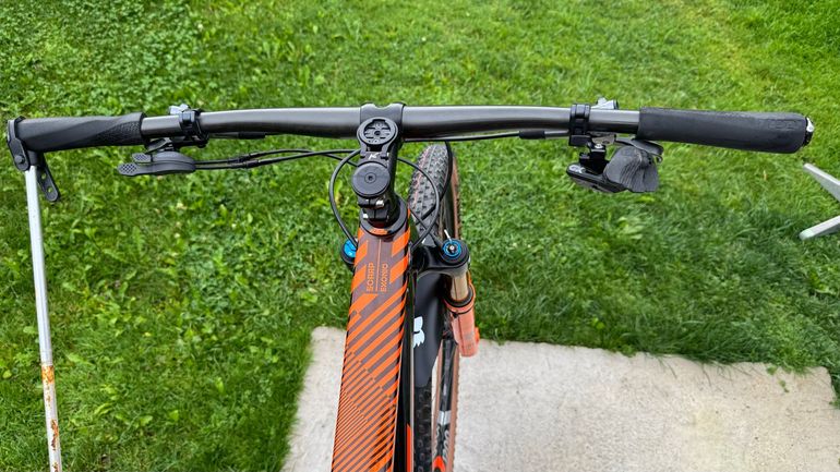 Gebrauchtes KTM SCARP EXONIC 2024 2024 Mountainbike, Orange — Bild 5 von 12