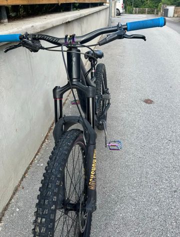 Used Specialized Status Grom 2015 2015 Mountainbike, Black, 24 — image 2 of 5