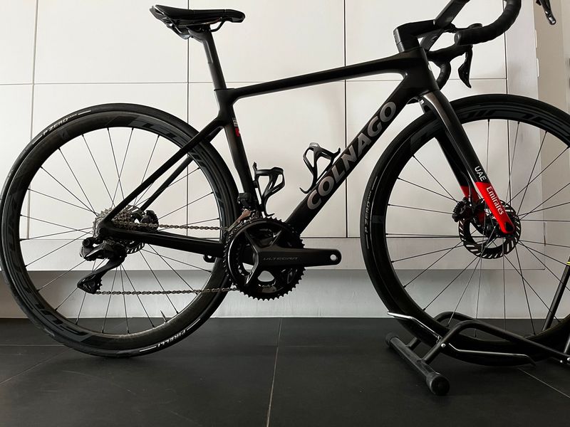 Colnago v4 rs Custom Shimano Ultegra Di2 2023 Road & Gravel d'occasion