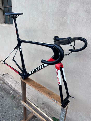 Použité Giant TCR Advanced Pro Team 2018 Frameset 2018 Road & Gravel — obrázek 3 z 14