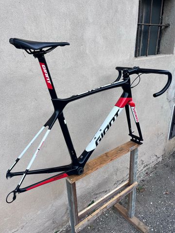 Used Giant TCR Advanced Pro Team 2018 Frameset 2018 Road & Gravel, Black — image 2 of 14