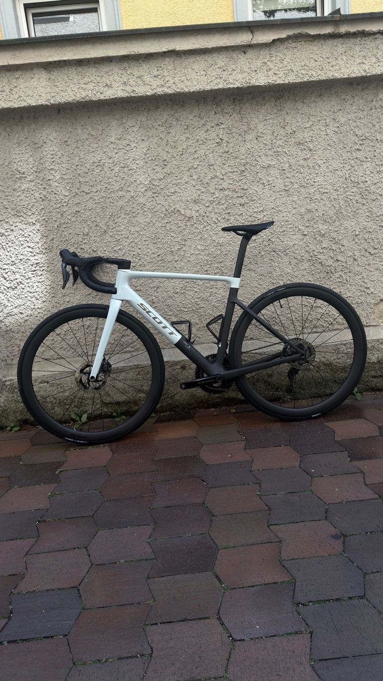 Brugt Scott Addict RC Pro 2025 2025 Road & Gravel — billede 2 af 3
