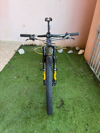Used BMC Fourstroke 01 TWO 2022 2022 Mountainbike, Light Gray — image 4 of 5