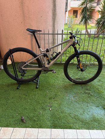 Used BMC Fourstroke 01 TWO 2022 2022 Mountainbike, Light Gray — image 2 of 5