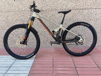 Použité Mondraker FOXY CARBON RR 2024 2024 MTB