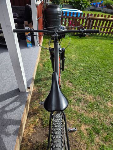 Trek Roscoe 8 2023 2023 Mountainbike d'occasion — image 4 sur 8