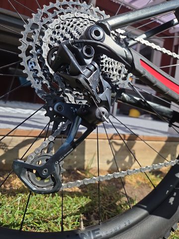 Trek Roscoe 8 2023 2023 Mountainbike d'occasion — image 3 sur 8