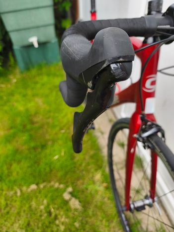 Used Cannondale Optimo 1 2022 Road & Gravel, Red — image 9 of 14