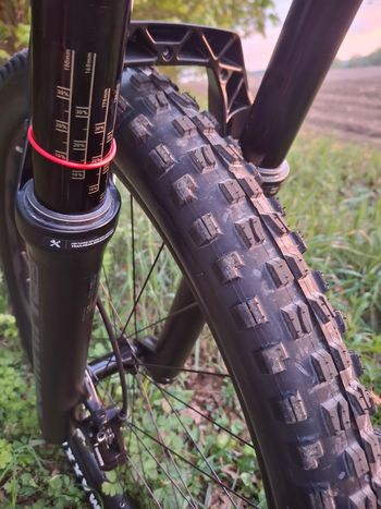Used Giant Reign E+ 3, 2022 2022 Mountainbike, Orange, 29 — image 3 of 9