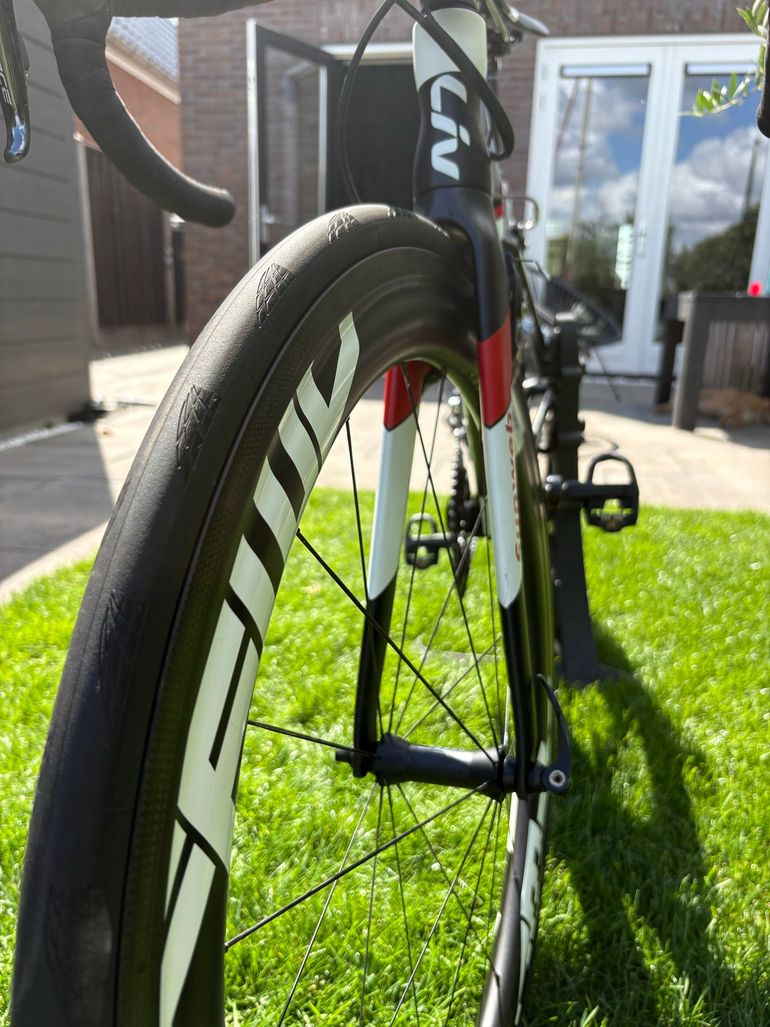 Used Liv Custom Shimano Dura Ace Di2 2017 Road & Gravel, Black — image 11 of 12