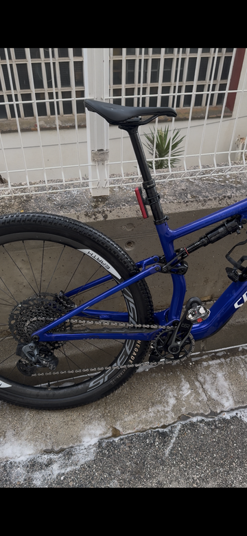 Tweedehands Specialized Epic 8 Comp 2024 2024 Mountainbike — afbeelding 3 van 5