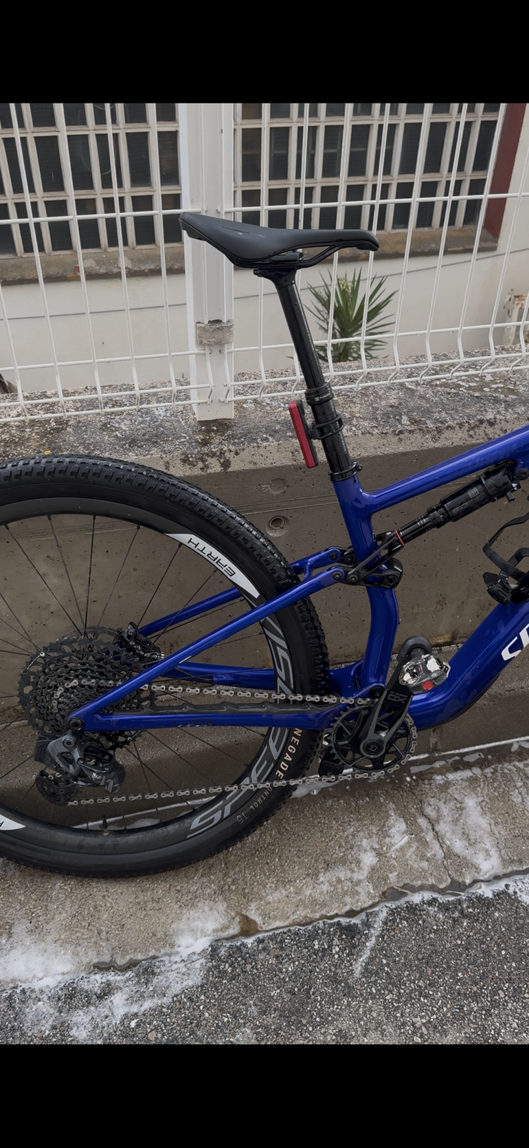 Used Specialized Epic 8 Comp 2024 2024 Mountainbike, Blue — image 3 of 5