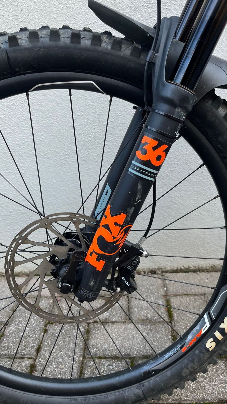 Used Giant Reign 2 2018 2018 Mountainbike, Light Gray, 27.5 — image 4 of 6