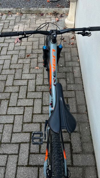 Used Giant Reign 2 2018 2018 Mountainbike, Light Gray, 27.5 — image 5 of 6