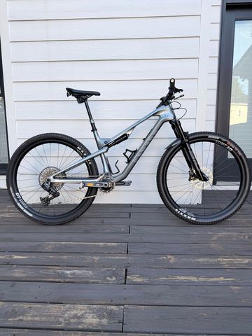 Used Canyon Lux Trail CF 9 2025 2025 MTB