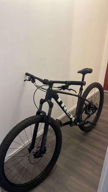 Used Trek Procaliber Shimano Dura Ace Di2 2024 Mountainbike, Black — image 4 of 9