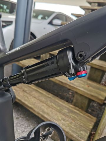 Gebrauchtes Canyon Spectral:ON CF 8 2022 2022 Mountainbike, Schwarz, 29, 27.5 — Bild 5 von 6