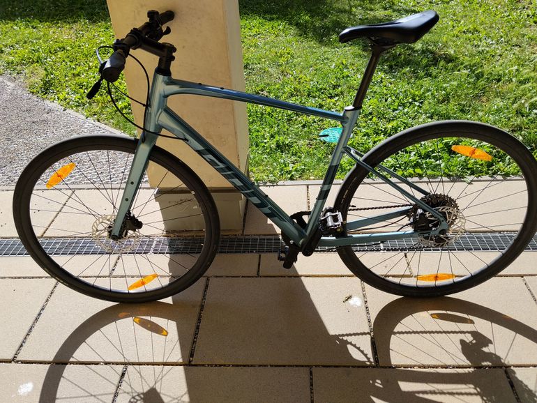 Giant FastRoad AR 1 2023 2023 Urban usato, Blu — immagine 4 di 8