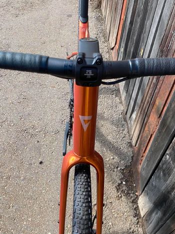 Použité Giant Revolt Advanced 2 2025 2025 Road & Gravel — obrázek 9 z 11
