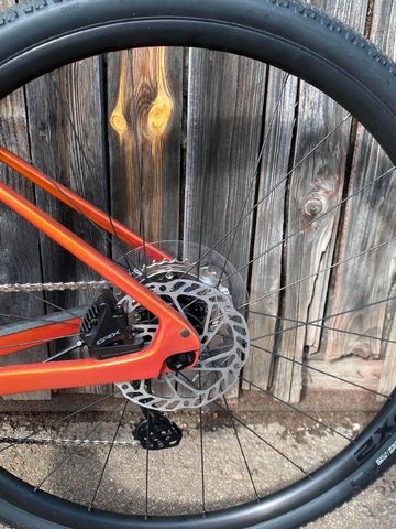 Used Giant Revolt Advanced 2 2025 2025 Road & Gravel, Orange — image 7 of 11