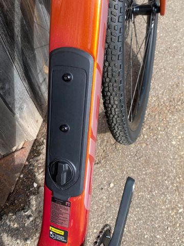 Used Giant Revolt Advanced 2 2025 2025 Road & Gravel, Orange — image 3 of 11